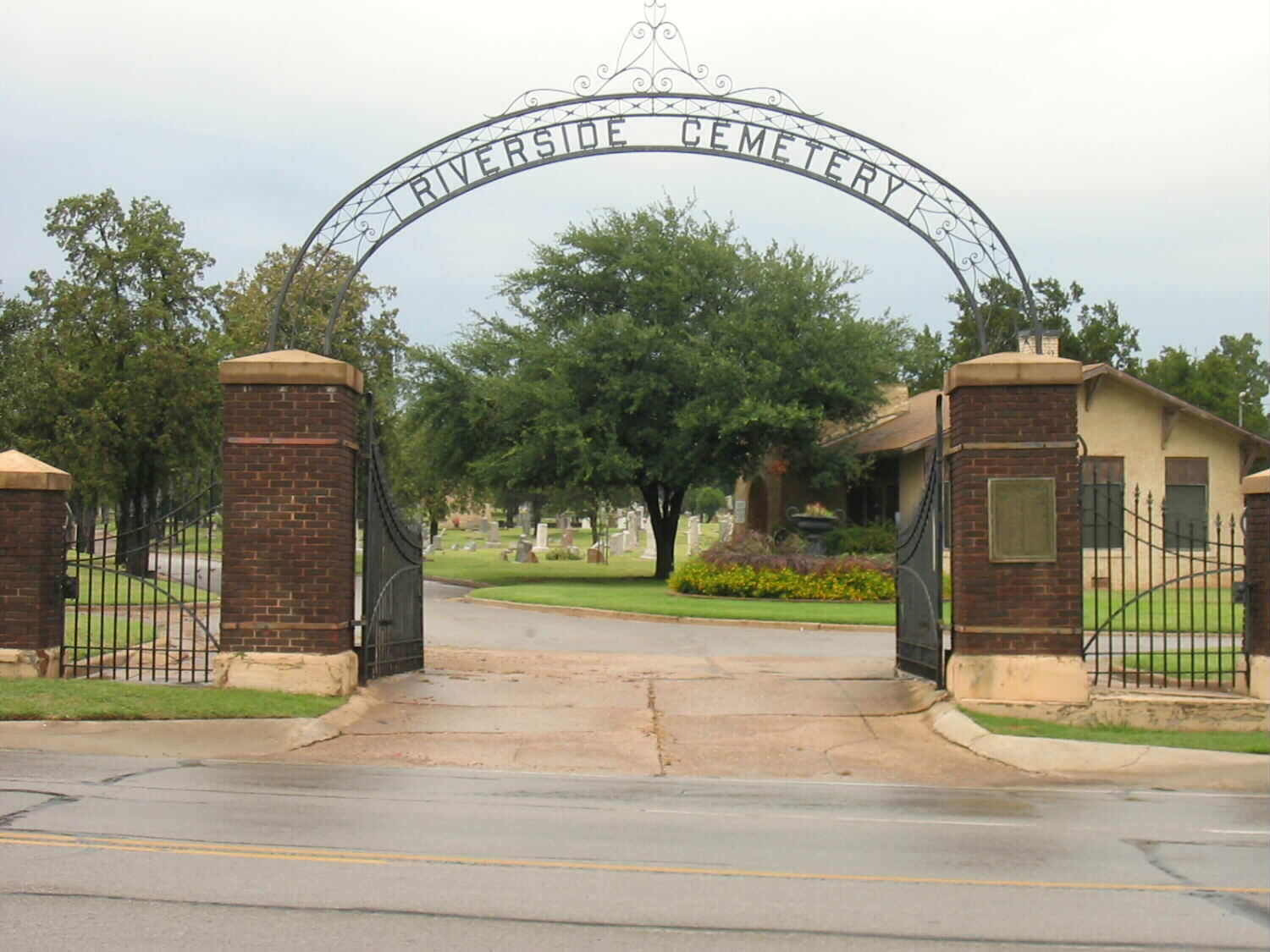 Riverside Cemetery